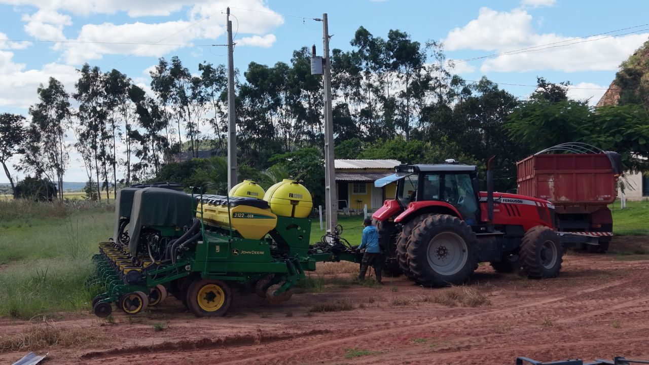 Preparação para o plantio - Galeria Chagas Agropecuária